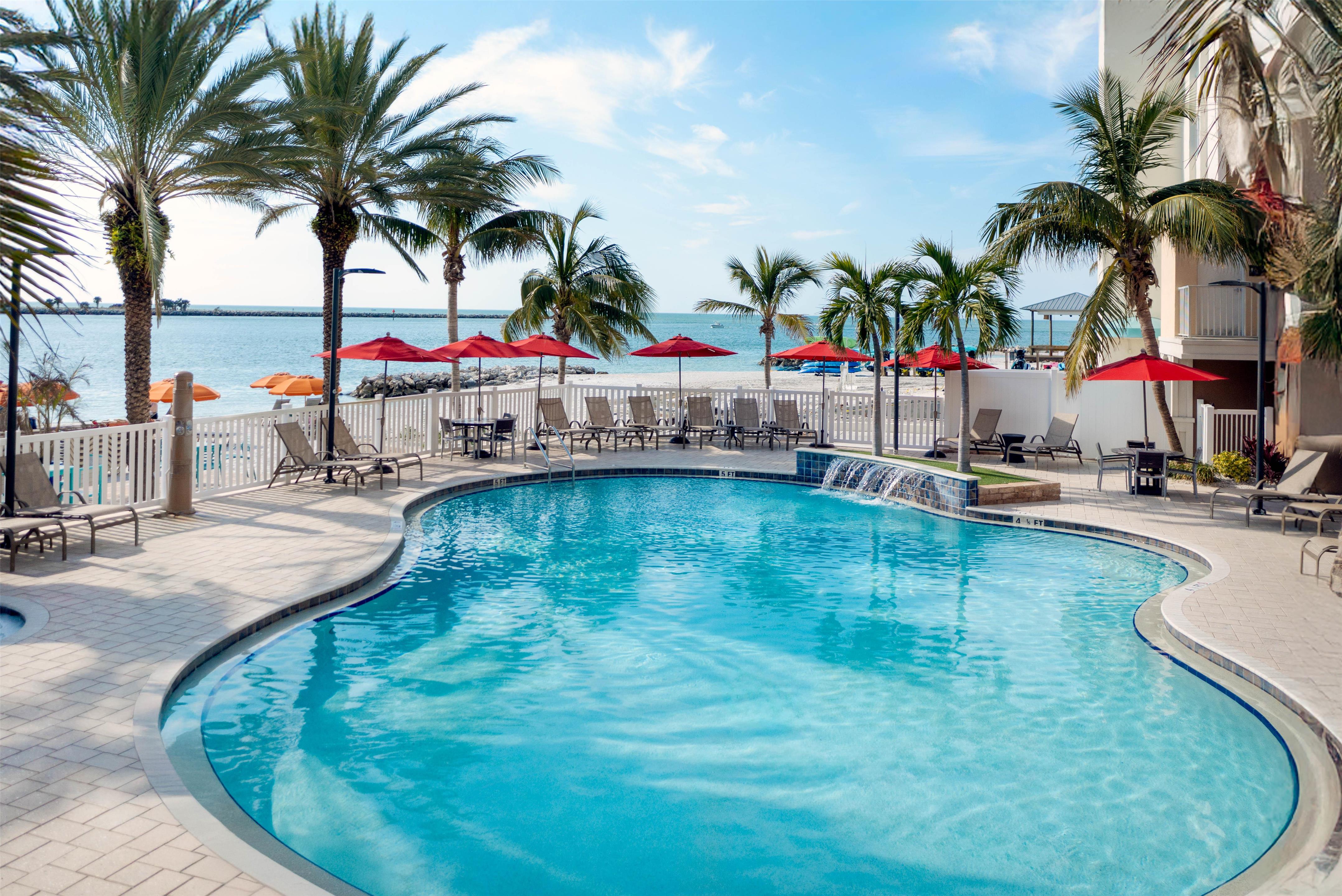 Pool | Hampton Inn & Suites Clearwater Beach