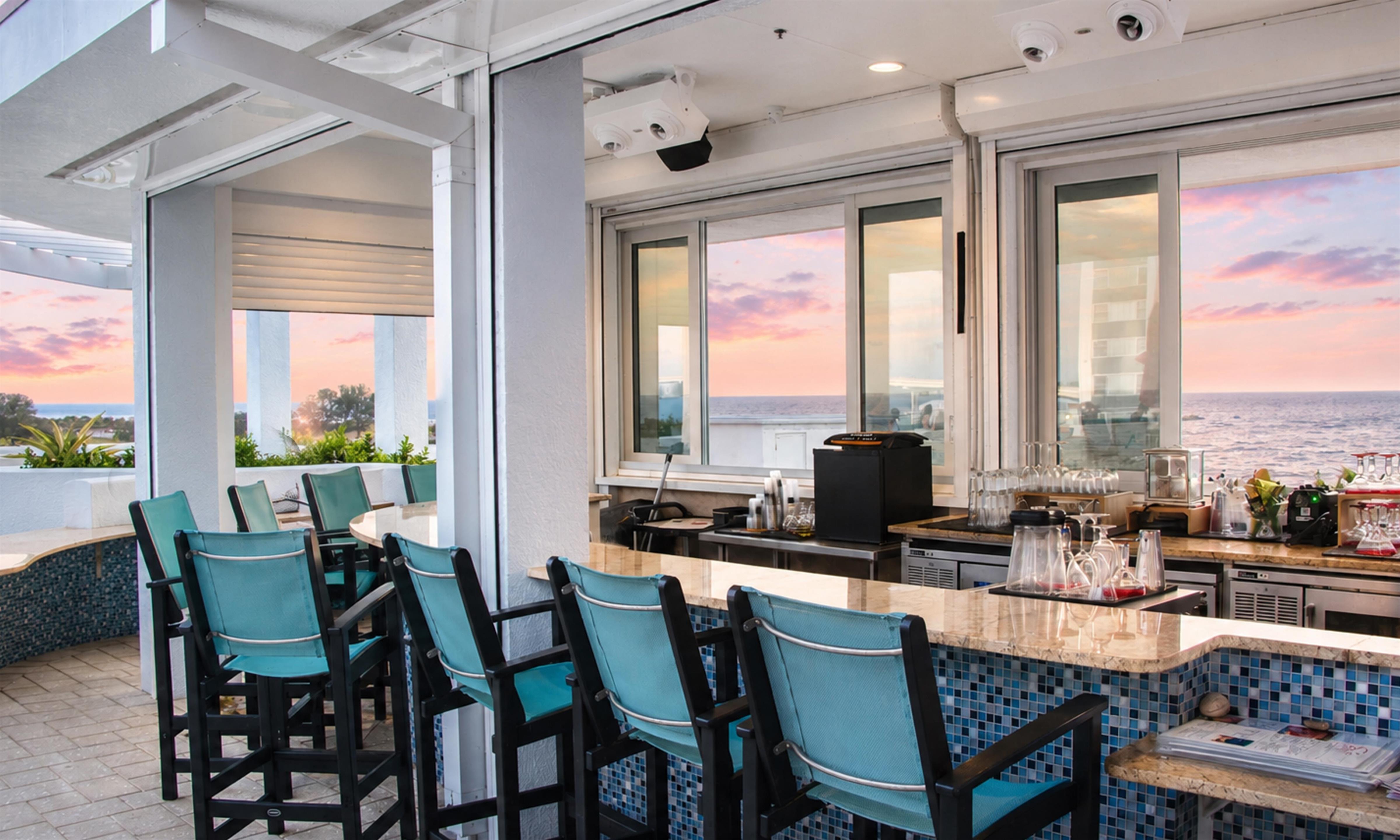 Restaurant | Hampton Inn & Suites Clearwater Beach
