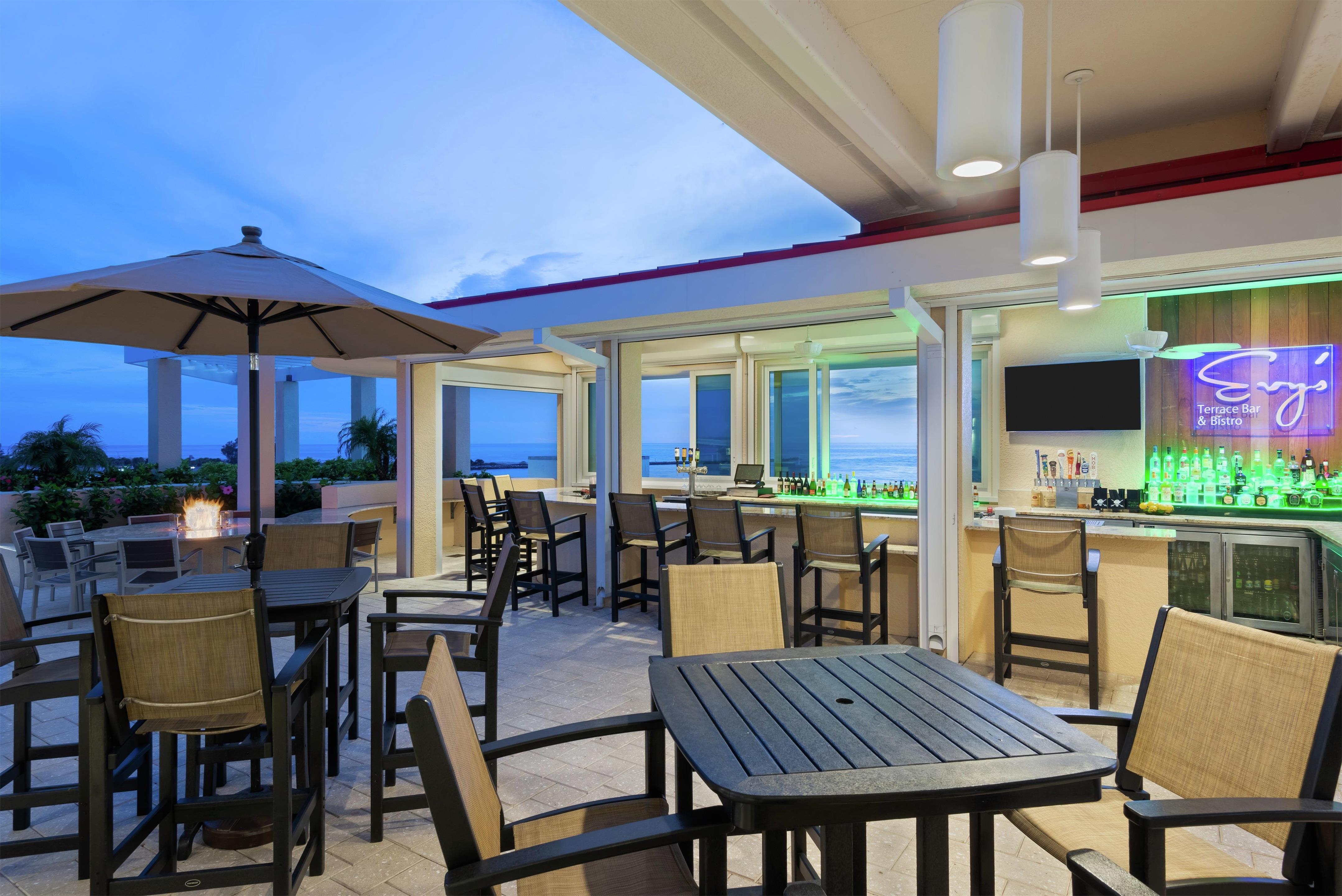 BarLounge | Hampton Inn & Suites Clearwater Beach