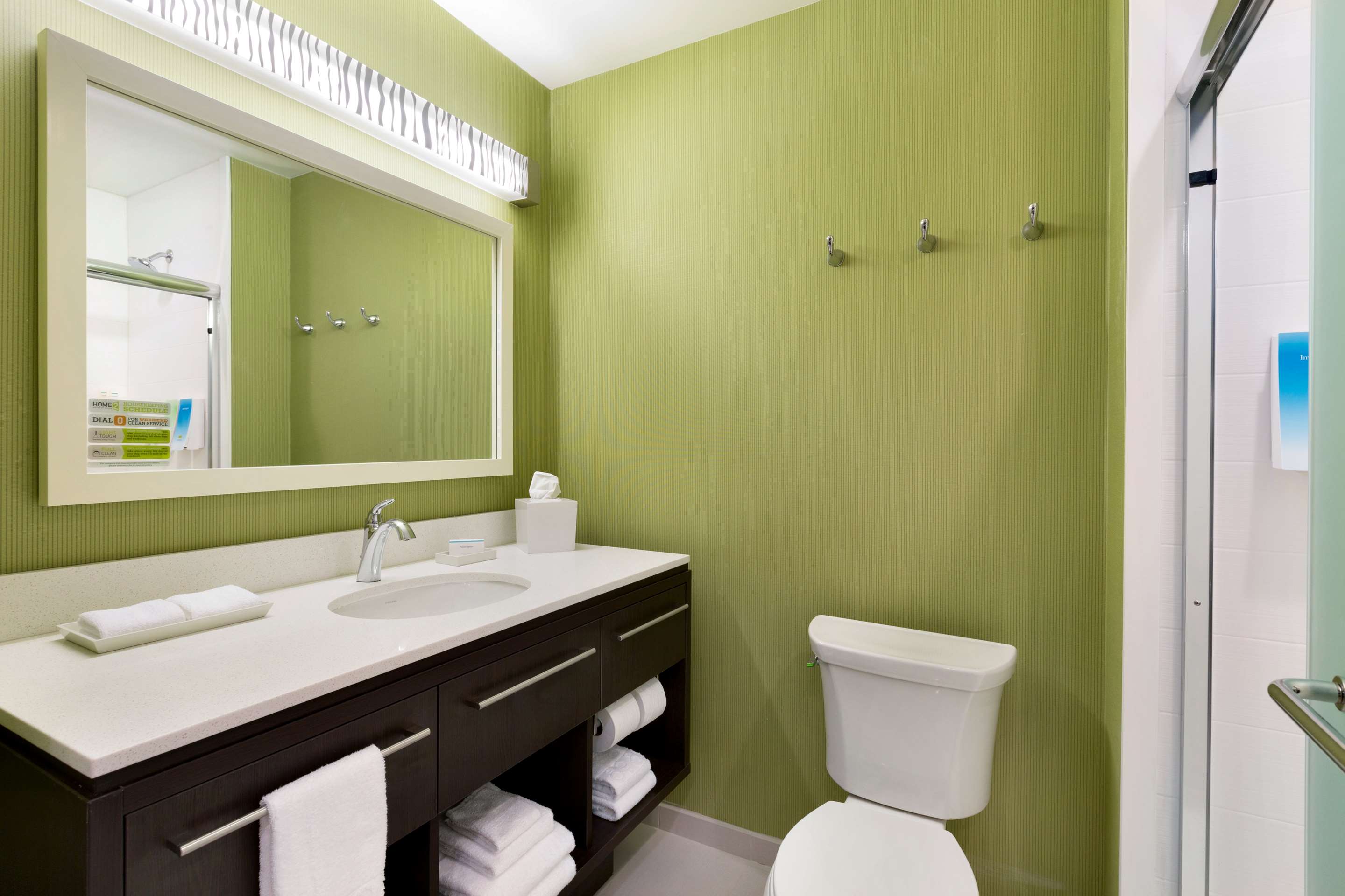 Guest room bath