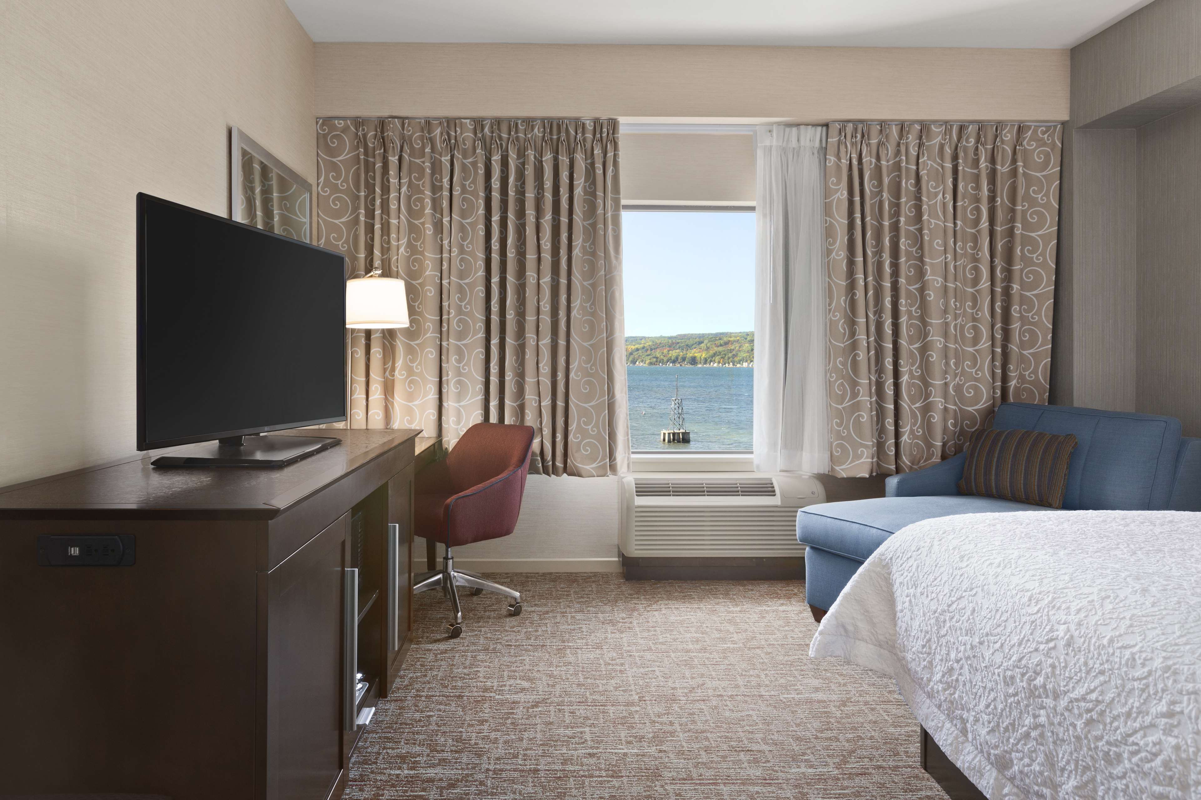 Hampton Inn by Hilton Penn Yan Room Type - 1K LAKE VW HEARING ACC NS