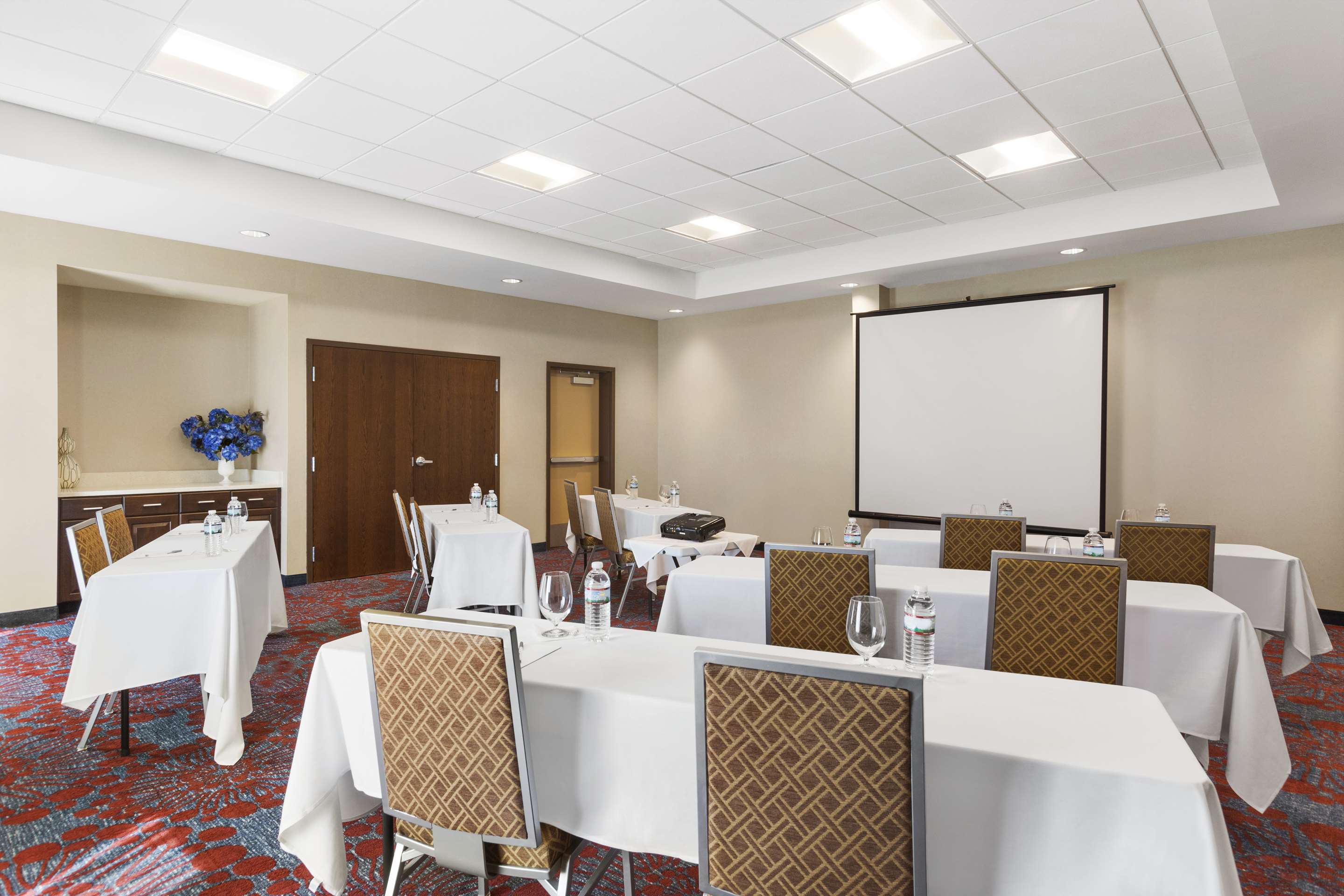 Meeting Room | Hampton Inn Penn Yan