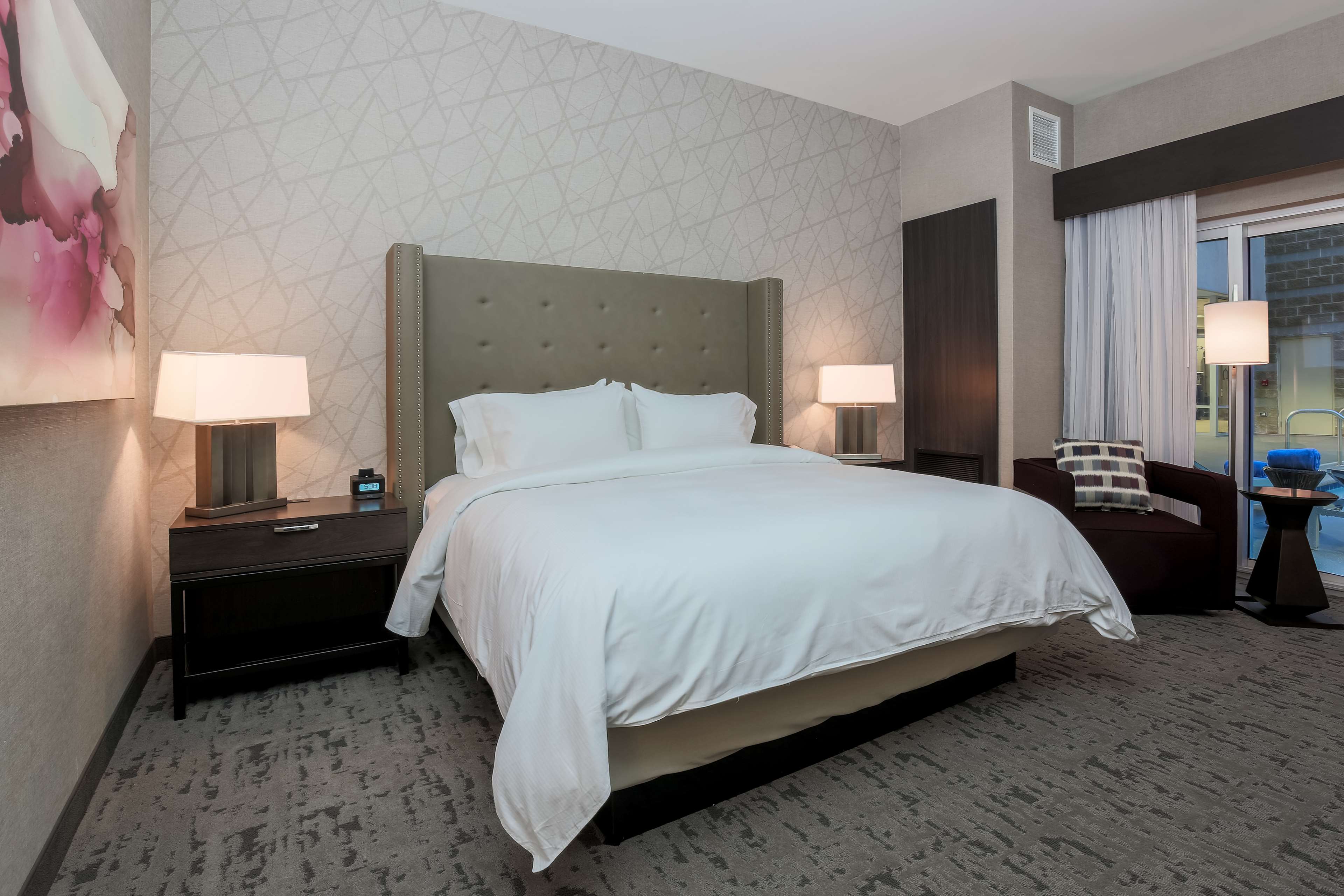 DoubleTree by Hilton Evansville Room Type - 1 KG HEARING ACC NO SMOK