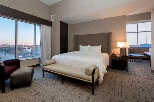  - DoubleTree by Hilton Hotel Downtown Evansville