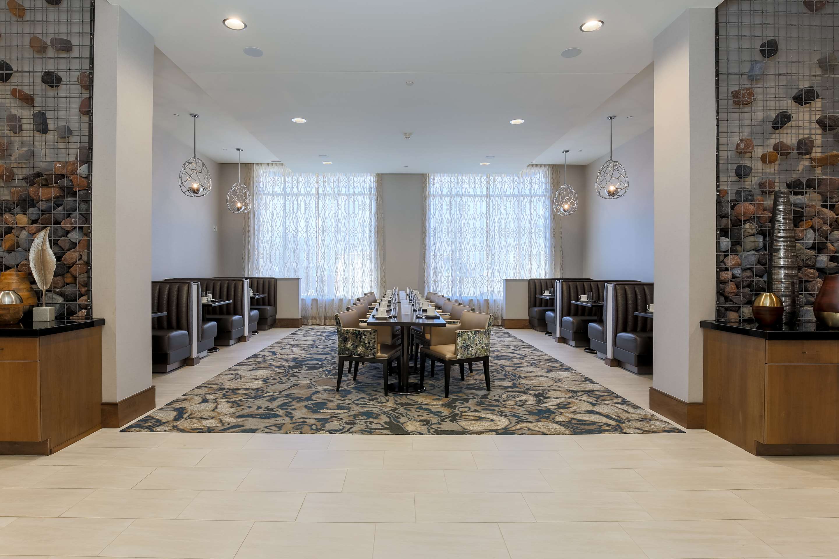 Restaurant | DoubleTree by Hilton Evansville