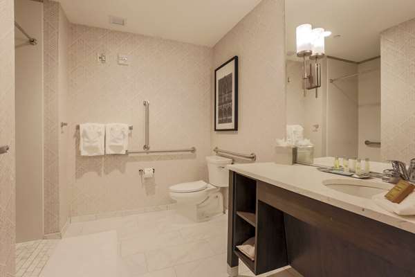  - DoubleTree by Hilton Hotel Downtown Evansville