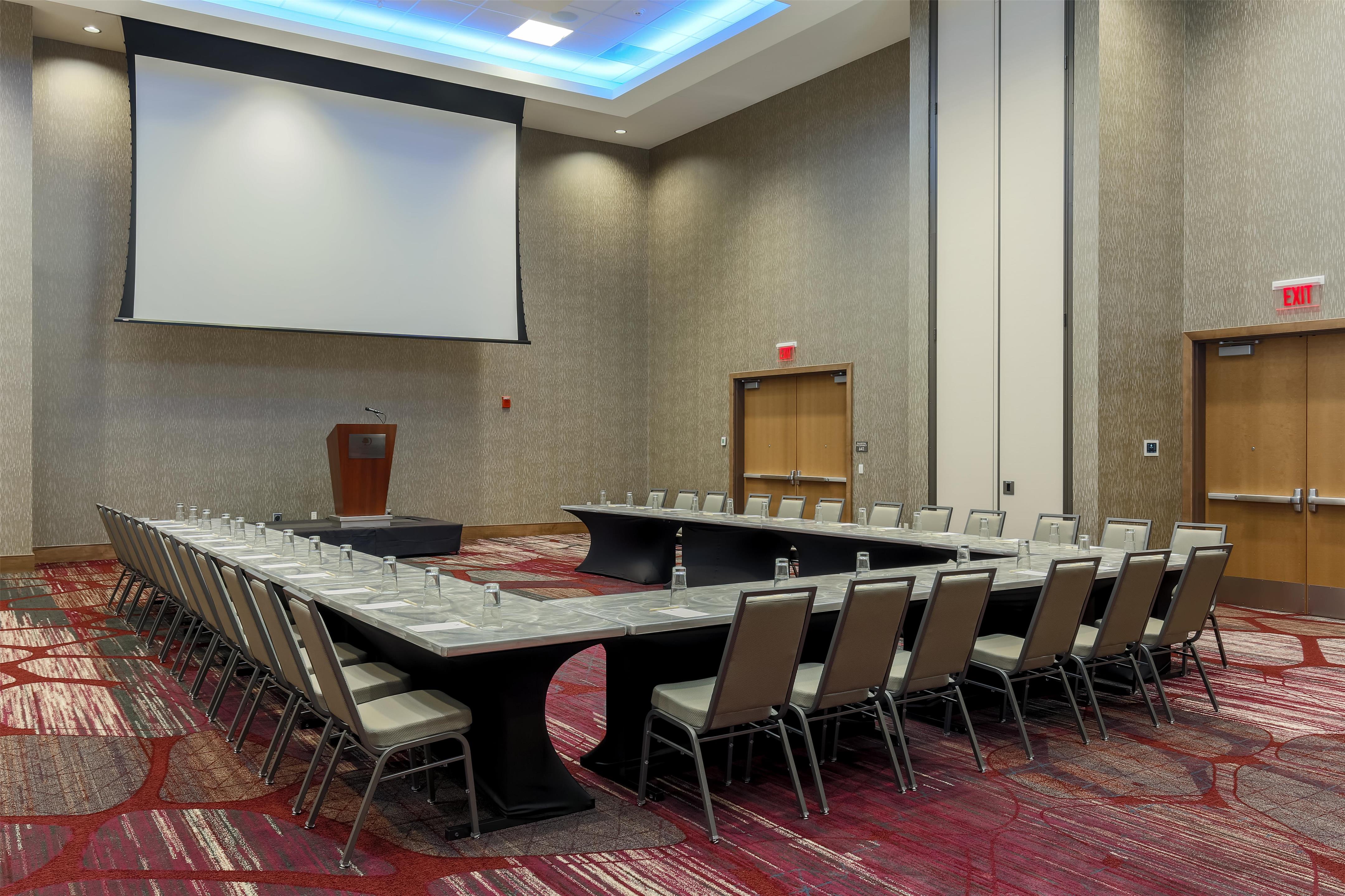 Meeting Room | DoubleTree by Hilton Evansville