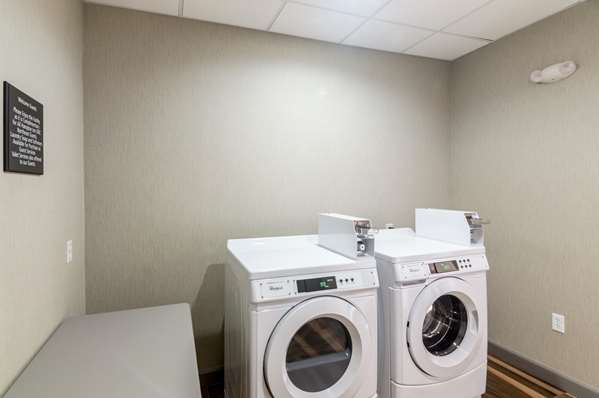  - Hampton Inn & Suites Northeast Oklahoma City - I-35 & I-44, Exit 137