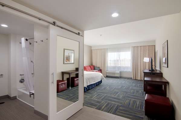  - Hampton Inn & Suites Northeast Oklahoma City - I-35 & I-44, Exit 137