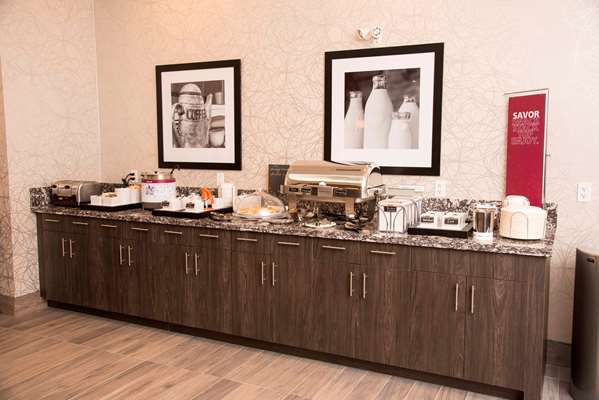 Restaurant - Hampton Inn & Suites Thunder Bay