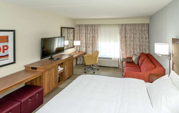  - Hampton Inn & Suites Thunder Bay