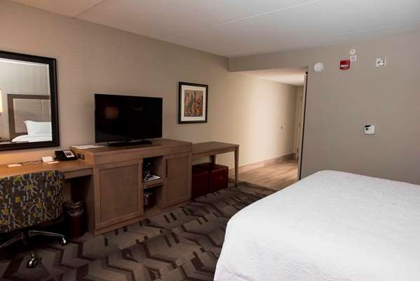  - Hampton Inn & Suites Thunder Bay