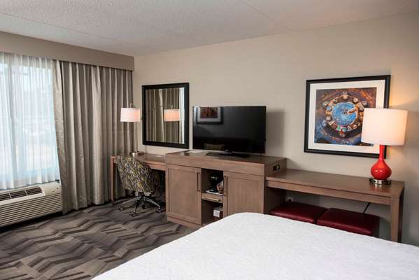  - Hampton Inn & Suites Thunder Bay