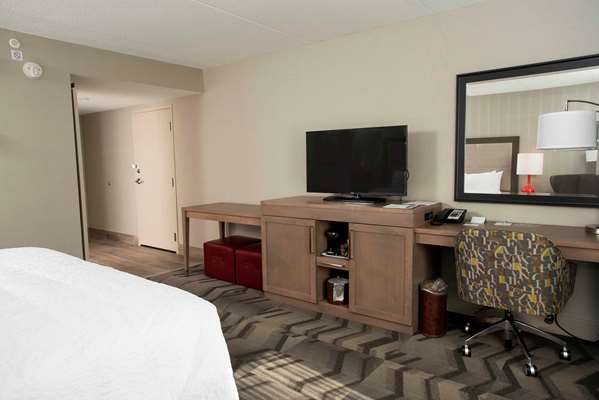  - Hampton Inn & Suites Thunder Bay