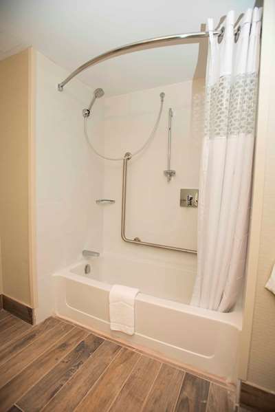 - Hampton Inn & Suites Thunder Bay