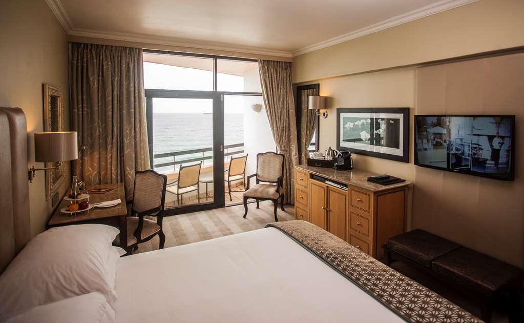 BEVERLY HILLS HOTEL-guestroom-Guest Room,On-Site.jpg