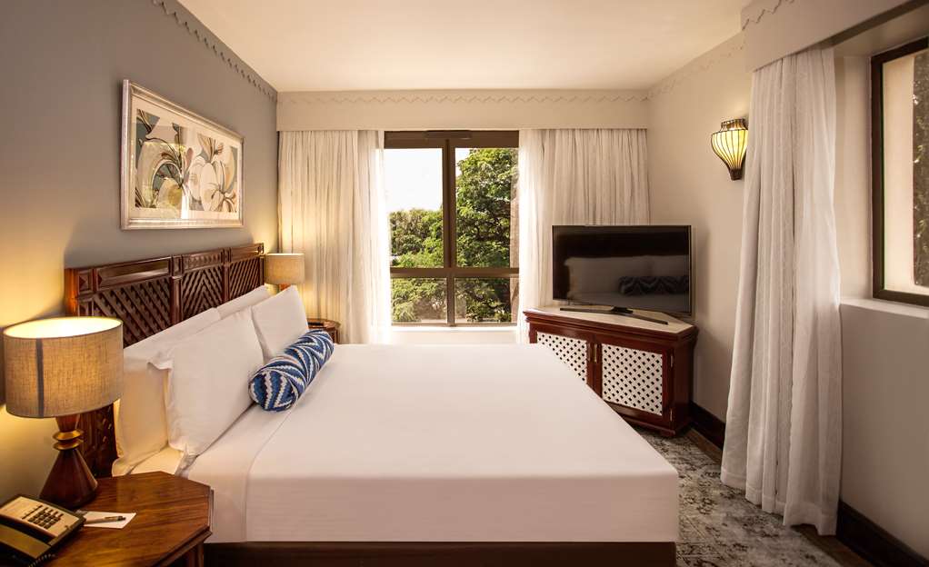 SOUTHERN SUN DAR ES SALAAM-guestroom-Guest Room,On-Site.jpg