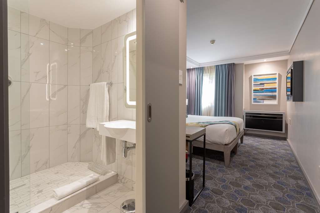 STAYEASY MBOMBELA-guestroom-Guest Room,Bathroom,On-Site.jpg