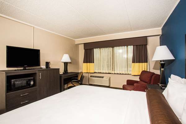  - Baymont Inn & Suites Airport Appleton - I-41, Exit 137