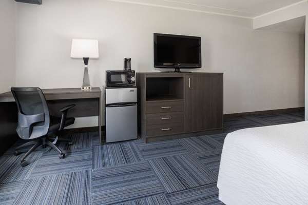  - Baymont Inn & Suites Airport Appleton - I-41, Exit 137