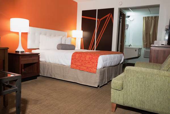  - Howard Johnson Inn Waukegan