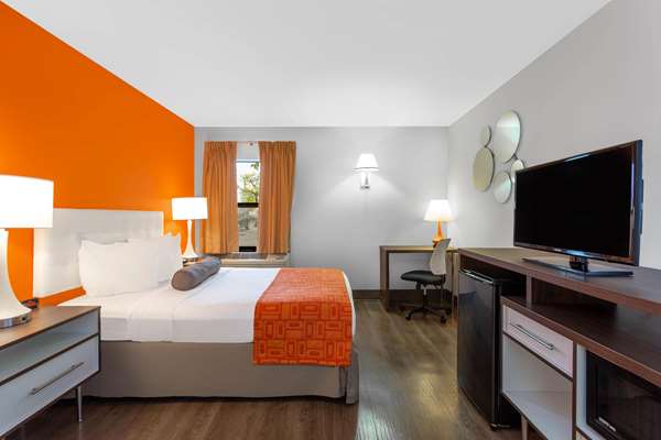  - Howard Johnson Inn Waukegan