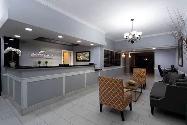  - Howard Johnson Inn Waukegan