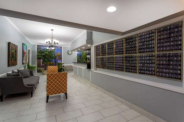  - Howard Johnson Inn Waukegan