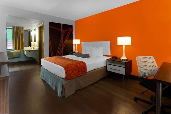  - Howard Johnson Inn Waukegan