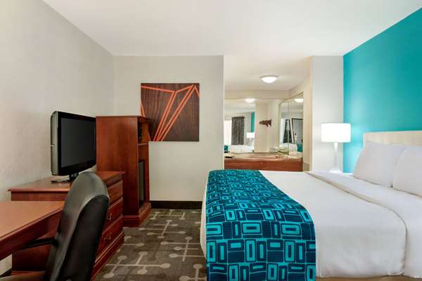 Suite - Howard Johnson Hotel Lookout Mountain Chattanooga - I-24, Exit 175