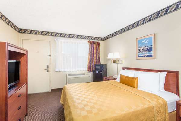  - Knights Inn Madera - CA 99, Exit 155