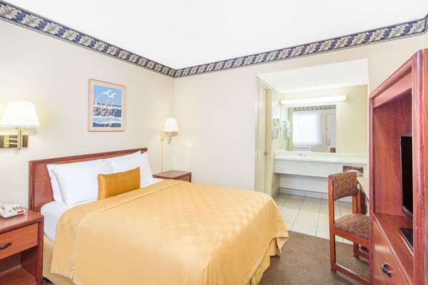  - Knights Inn Madera - CA 99, Exit 155