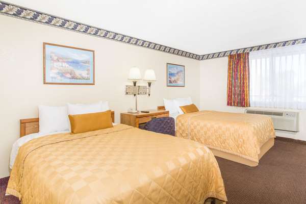  - Knights Inn Madera - CA 99, Exit 155