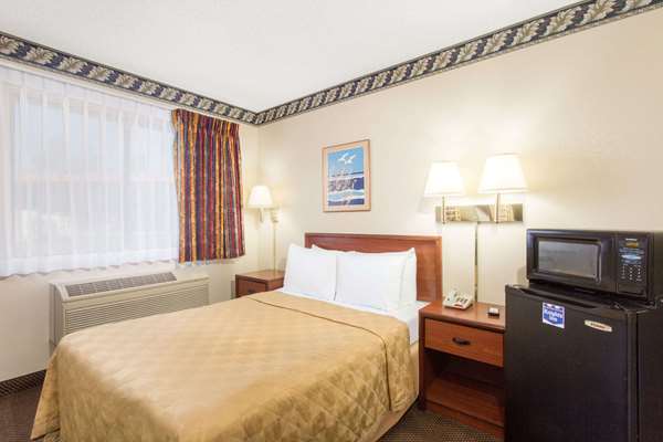  - Knights Inn Madera - CA 99, Exit 155