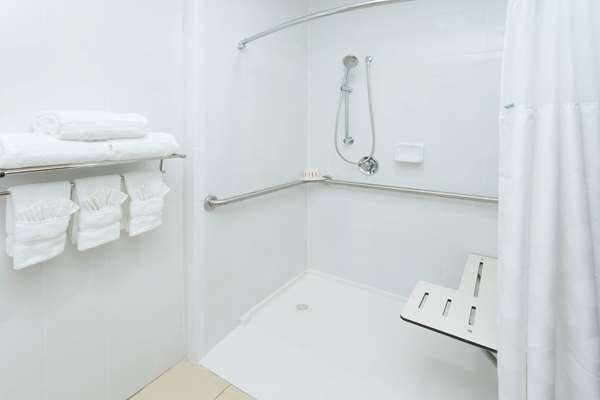  - Ramada Plaza Hotel Wheeling