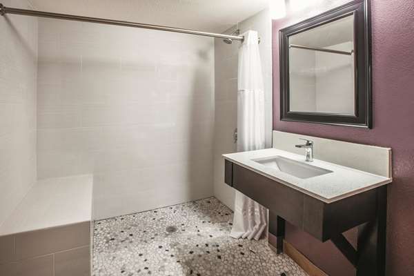  - La Quinta Inn & Suites Sturbridge