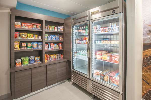  - La Quinta Inn & Suites Sturbridge