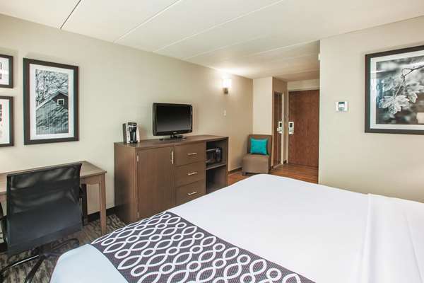  - La Quinta Inn & Suites Sturbridge