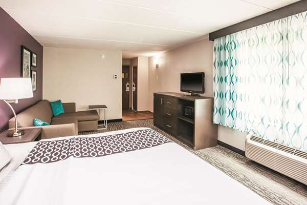  - La Quinta Inn & Suites Sturbridge