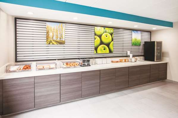  - La Quinta Inn & Suites Sturbridge