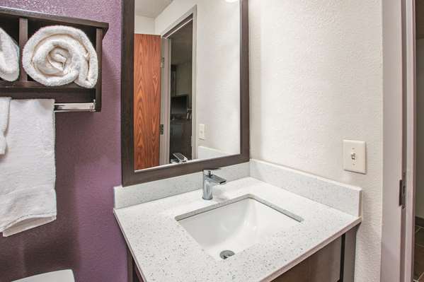  - La Quinta Inn & Suites Sturbridge