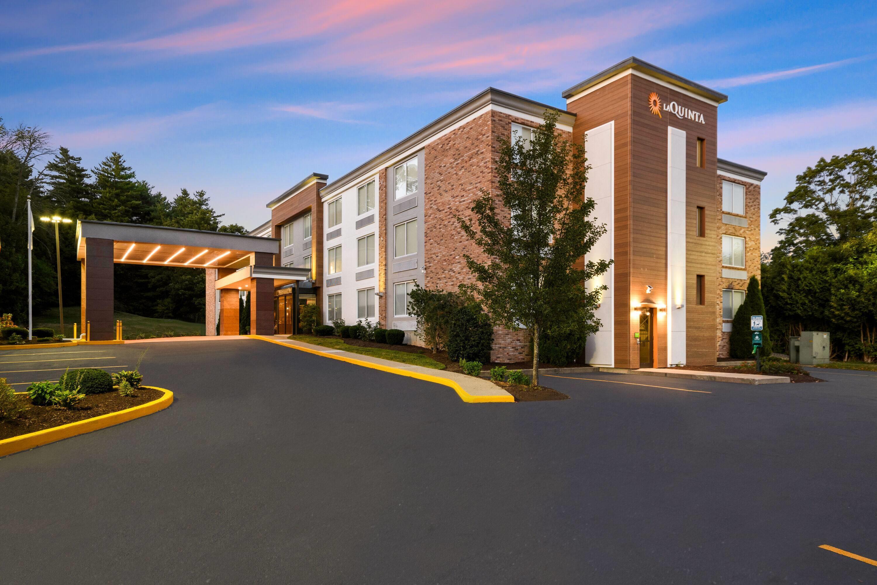 Exterior | La Quinta Inn & Suites by Wyndham Sturbridge