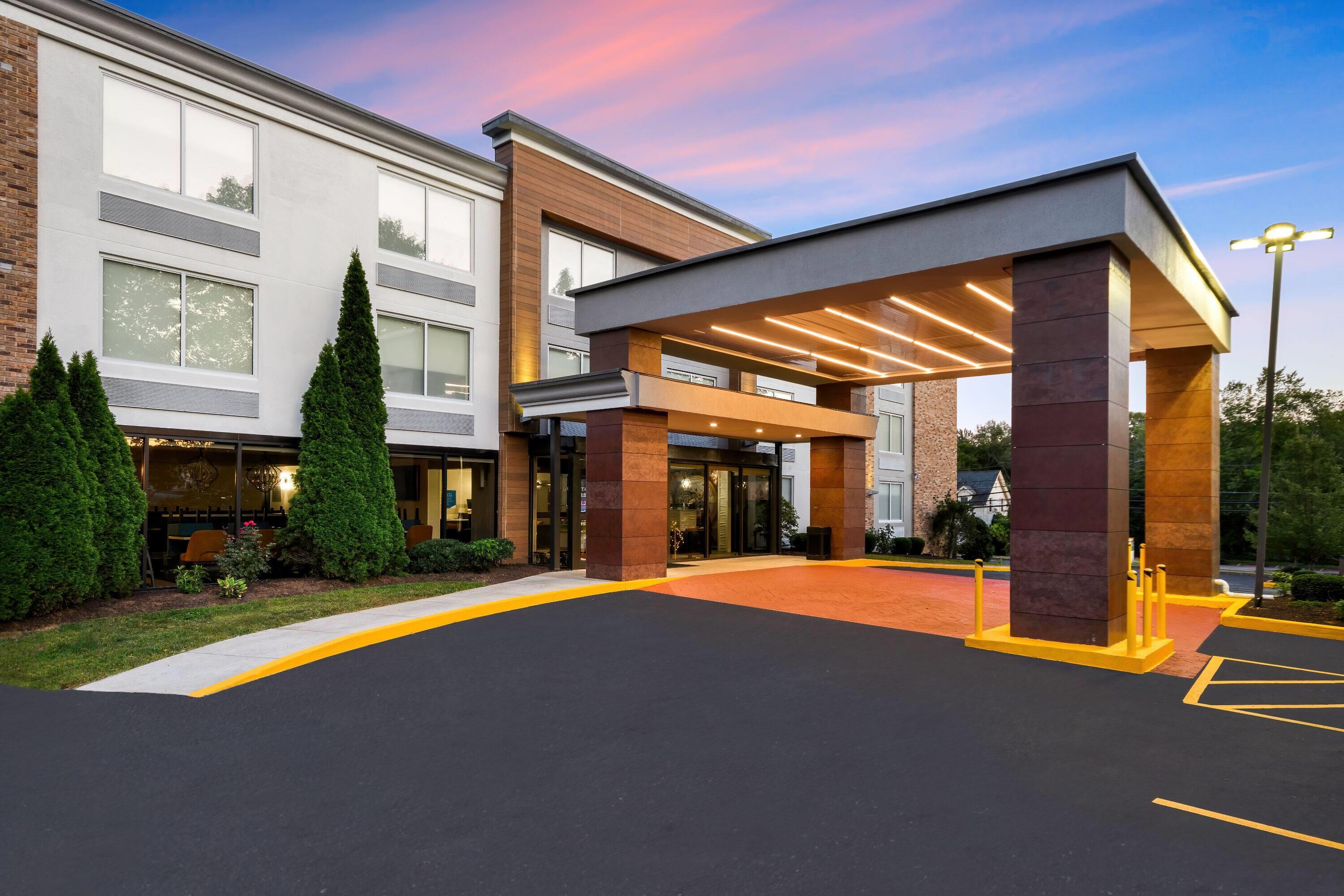 Exterior | La Quinta Inn & Suites by Wyndham Sturbridge
