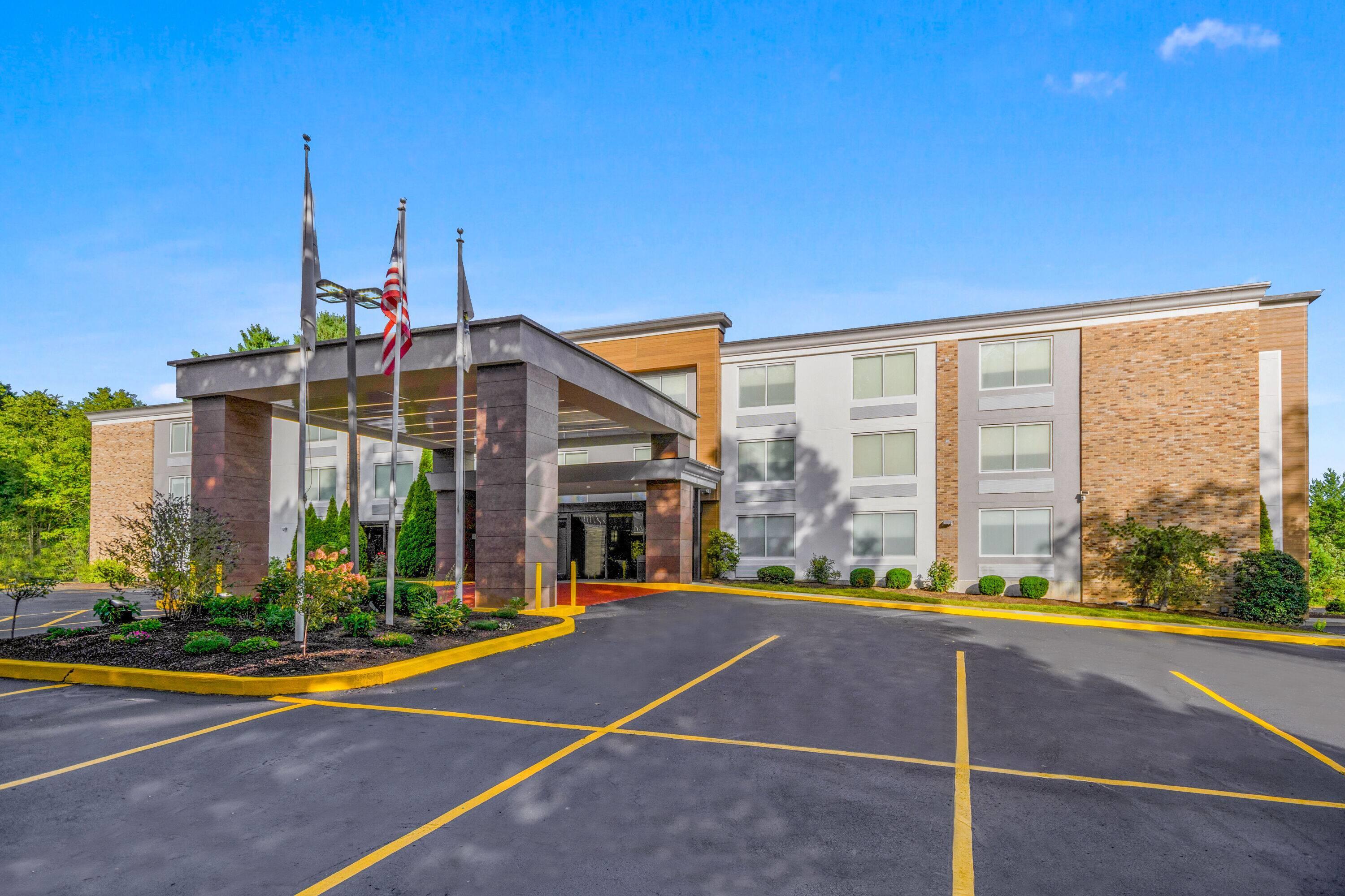 Exterior | La Quinta Inn & Suites by Wyndham Sturbridge