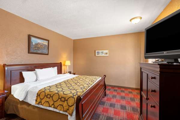 Suite - Baymont Inn & Suites Spearfish - I-90, Exit 14