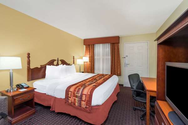  - Baymont Inn & Suites Goodlettsville - I-65, Exit 97