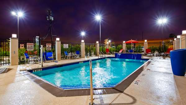 Pool - Best Western Plus Pasadena Inn