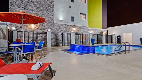 Pool - Best Western Plus Pasadena Inn