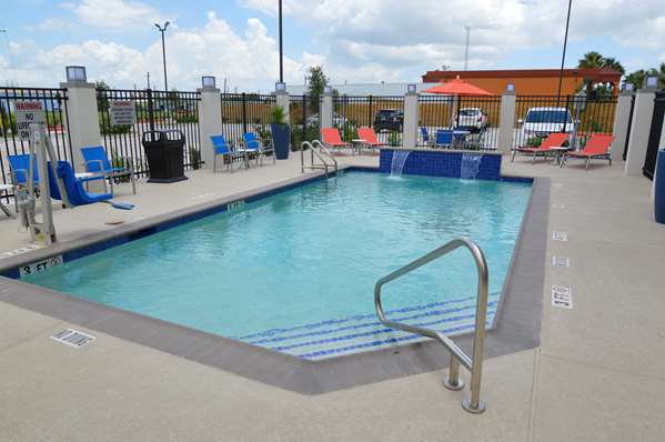 Pool - Best Western Plus Pasadena Inn
