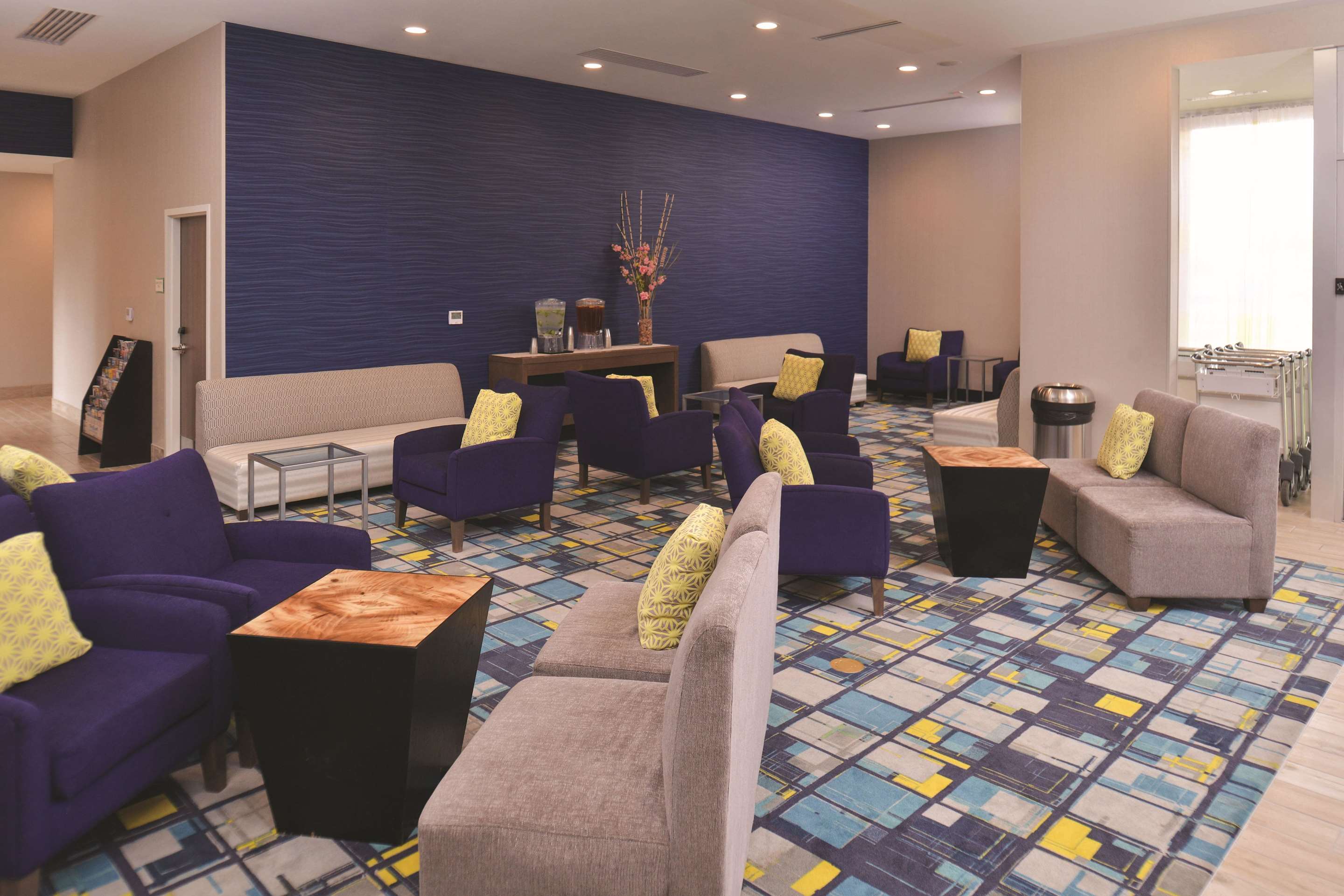 Lobby | La Quinta Inn & Suites by Wyndham Page at Lake Powell